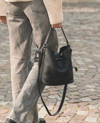LEXIE small bucket bag - Black