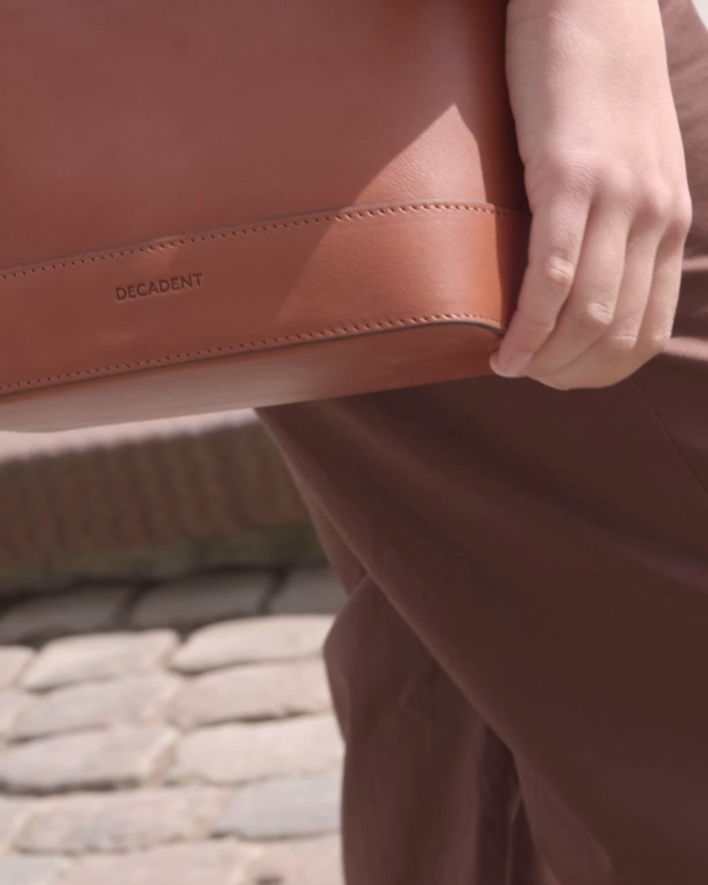 DECADENT COPENHAGEN EDITH small bucket bag Crossbody Bags Vegetal Cognac