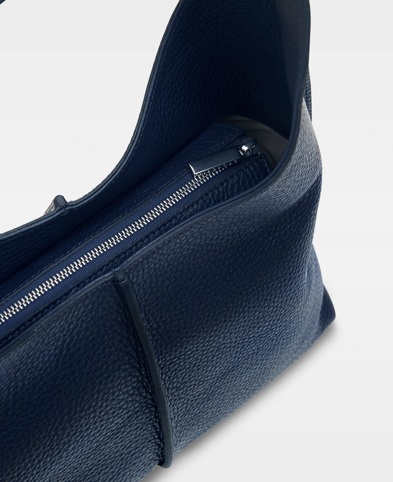 DECADENT COPENHAGEN CAROL small shoulder bag Shoulder Bags Navy 